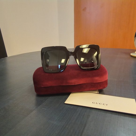 Gucci Women's Square Full Rim Black Frame Sunglasses - Picture 4 of 9